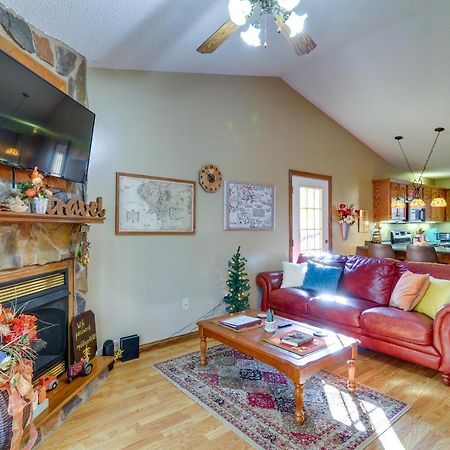 Burnside Resort Cabin With Hot Tub And Outdoor Spots! Bagian luar foto