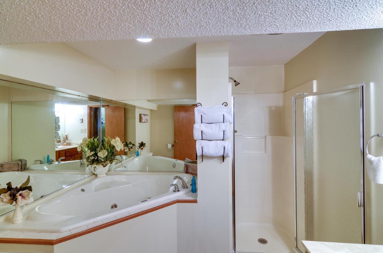 Burnside Resort Cabin With Hot Tub And Outdoor Spots! Bagian luar foto